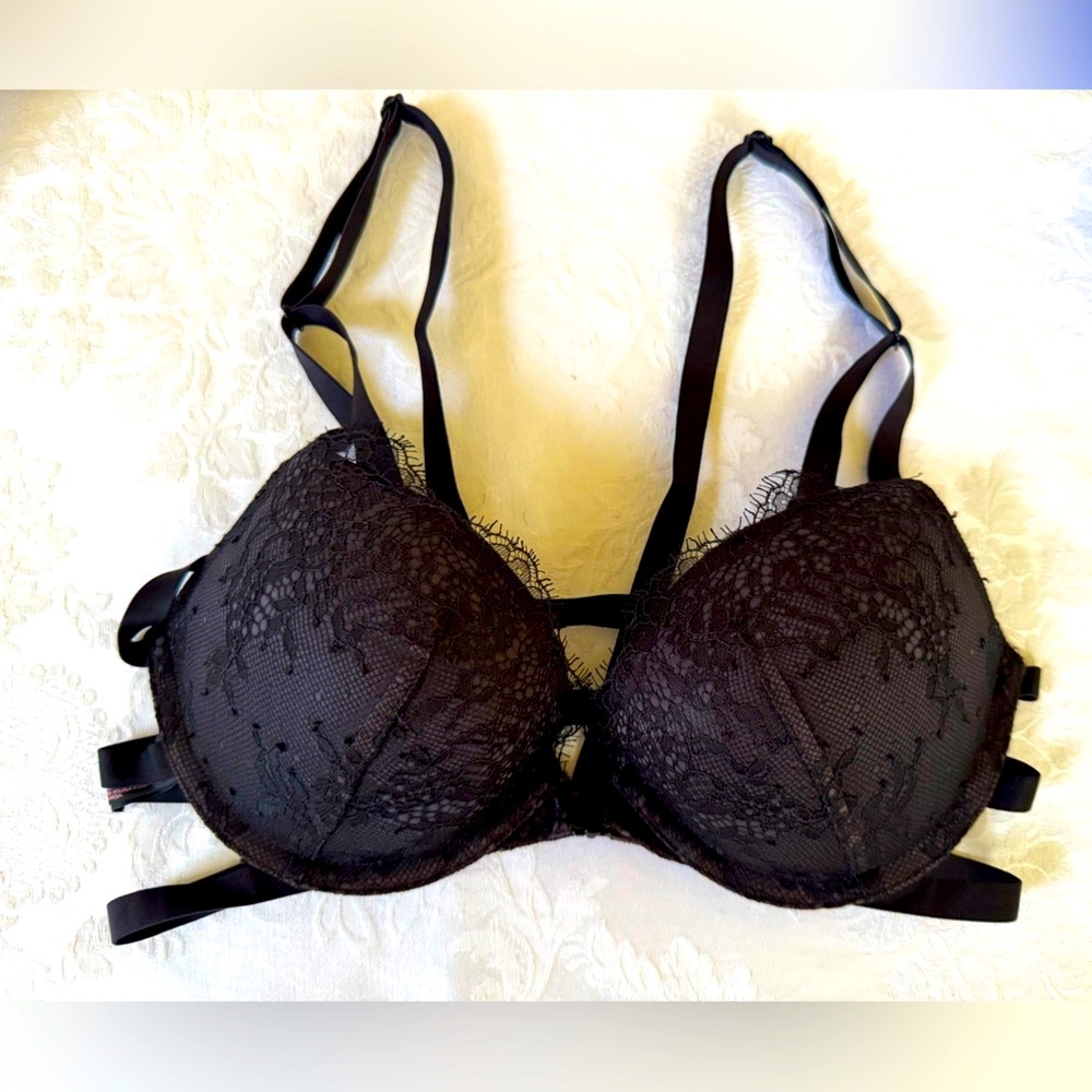 Victoria's Secret Push Up Lace Strappy Bra worn once